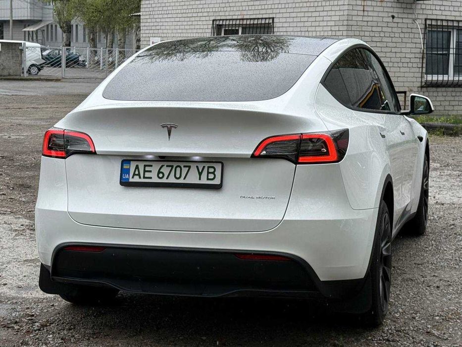 Tesla Model Y 2023 ціла автівка 82 кВт Dual Motors