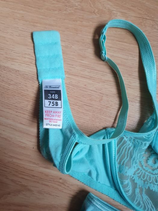 Komplet majtki i biustonosz (75B)