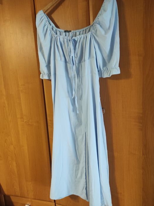 Сукня жіноча з розрізом блакитна