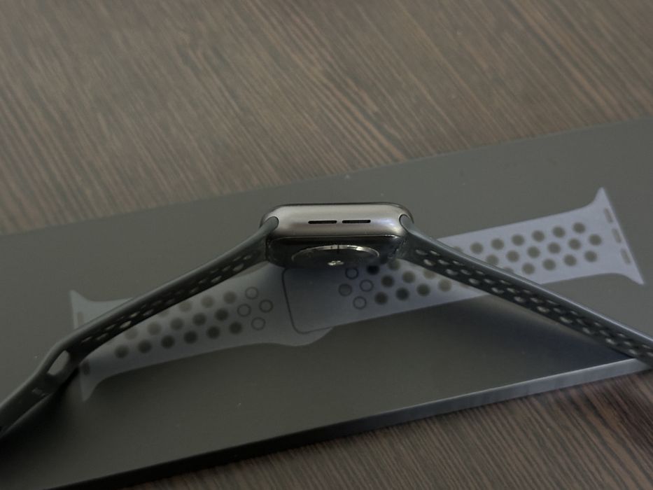 Смарт-годинник Apple Watch Nike Series 5 GPS, 40mm