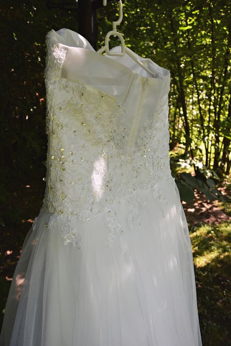 Suknia ślubna tiul księżniczka cekinki gorset 40 biel