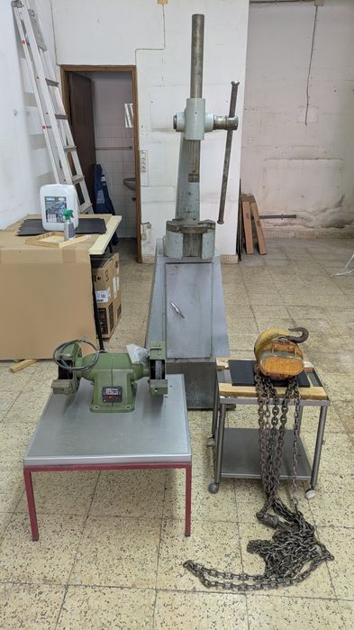 Prensa Manual com armário e acessórios