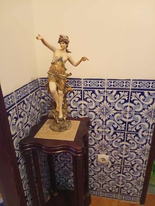 Estátua em Marfinite 52 cm*