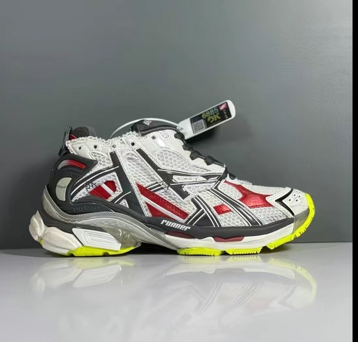 balenciaga runner