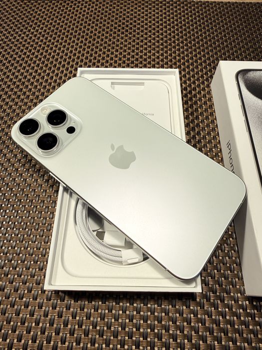 iPhone 15 Pro Max 256GB ホワイト iPhone 15 Pro Max 256GB Tytan biały - Ceny od 3 049 zł - Swappie