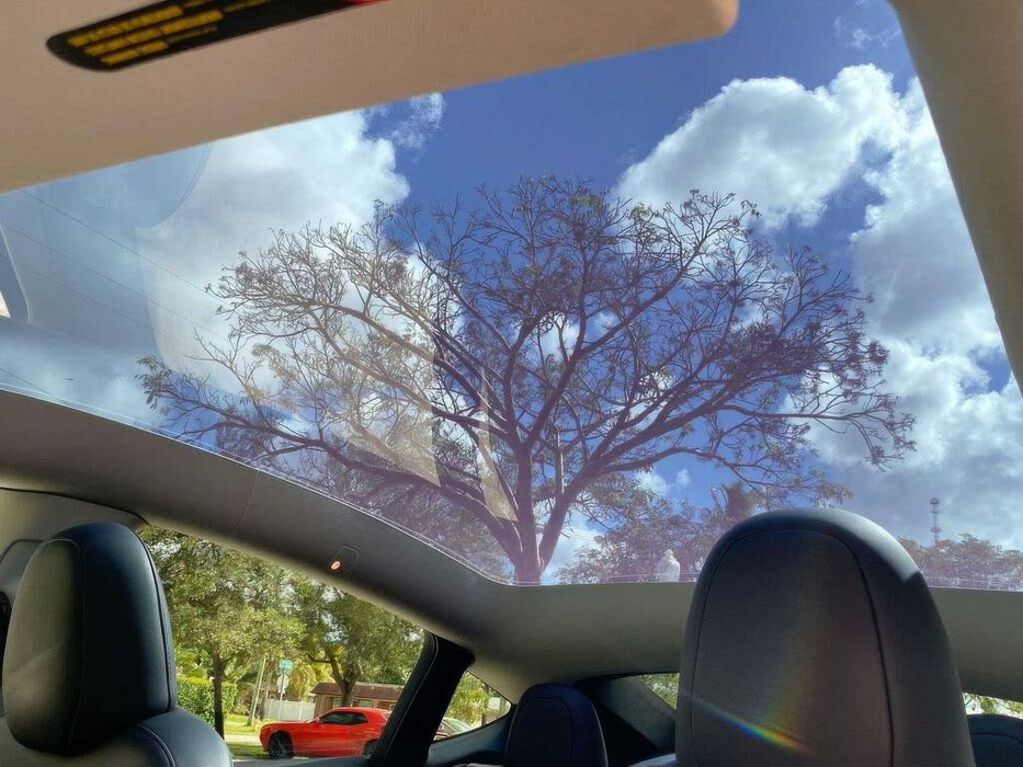 Tesla Model Y Long Range      2023