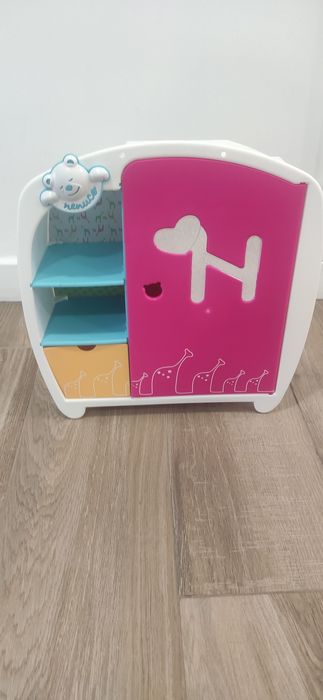 Armário nenuco em ótimo estado