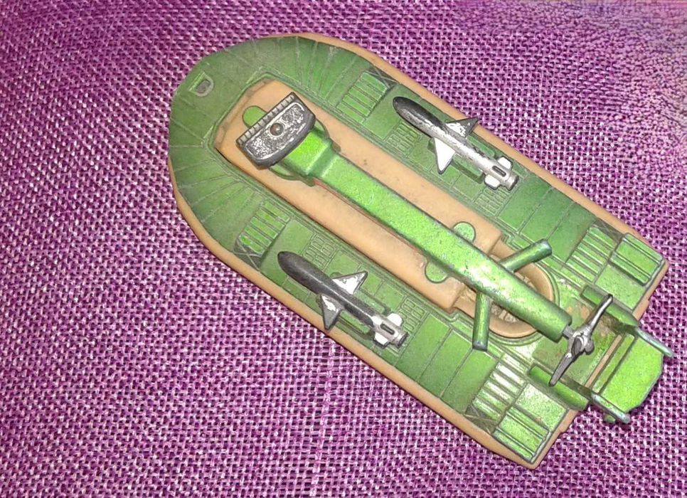 Battle Kings K-105 Hover-Raider - MATCHBOX Lesney Products - 1974