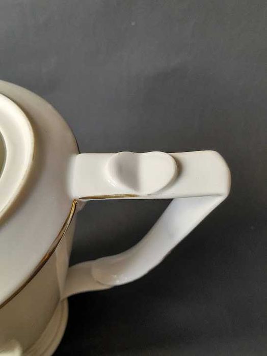 Porcelanowy dzbanek Parowa- Tiefenfurt.