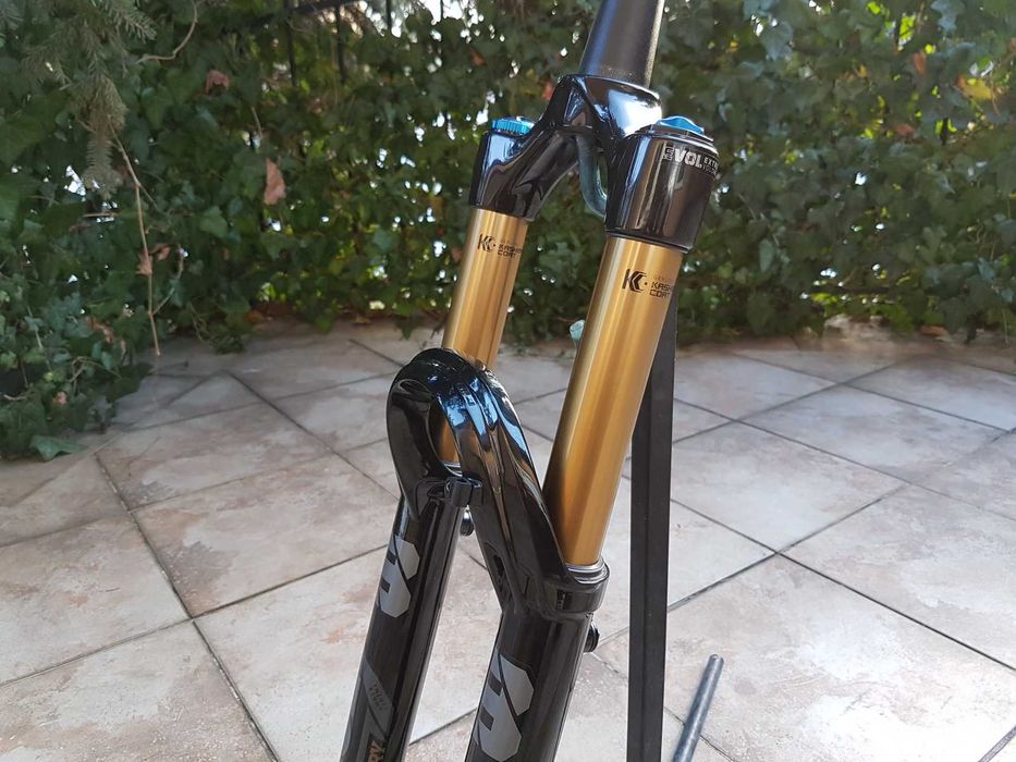 amortyzator 29" FOX Factory 38 Float, Kashima, skok 160, Boost, 44mm