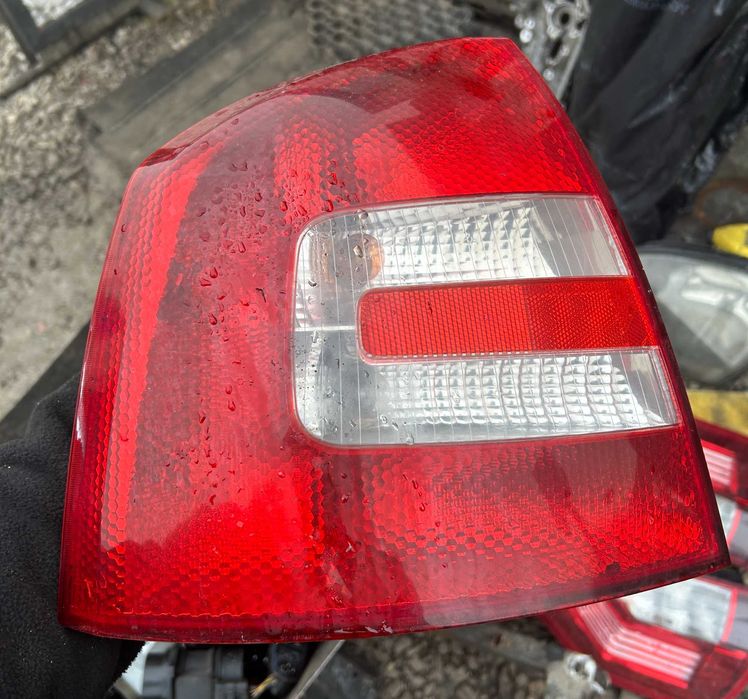 lampa tylna lampy tylne lewa prawa Skoda Octavia II kombi/sedan