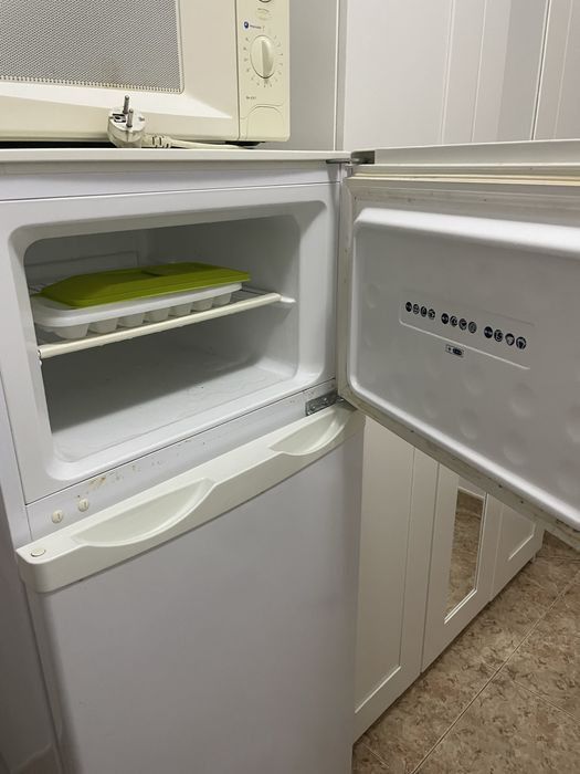 Frigorifico whirpool + microondas + tachos