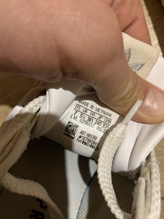 Адидас кросовки оригинал. 24см