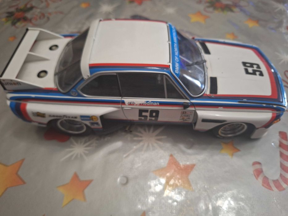 Miniatura escala 1:18 - BMW
