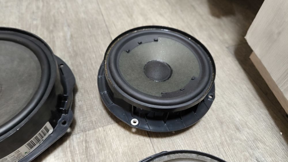 Штатные динамики VW CC Passat b5 b6 b7 Jetta