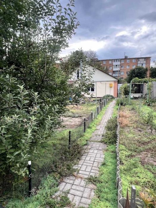 Продається окремий житловий будинок по вул. Грушевського. Галина