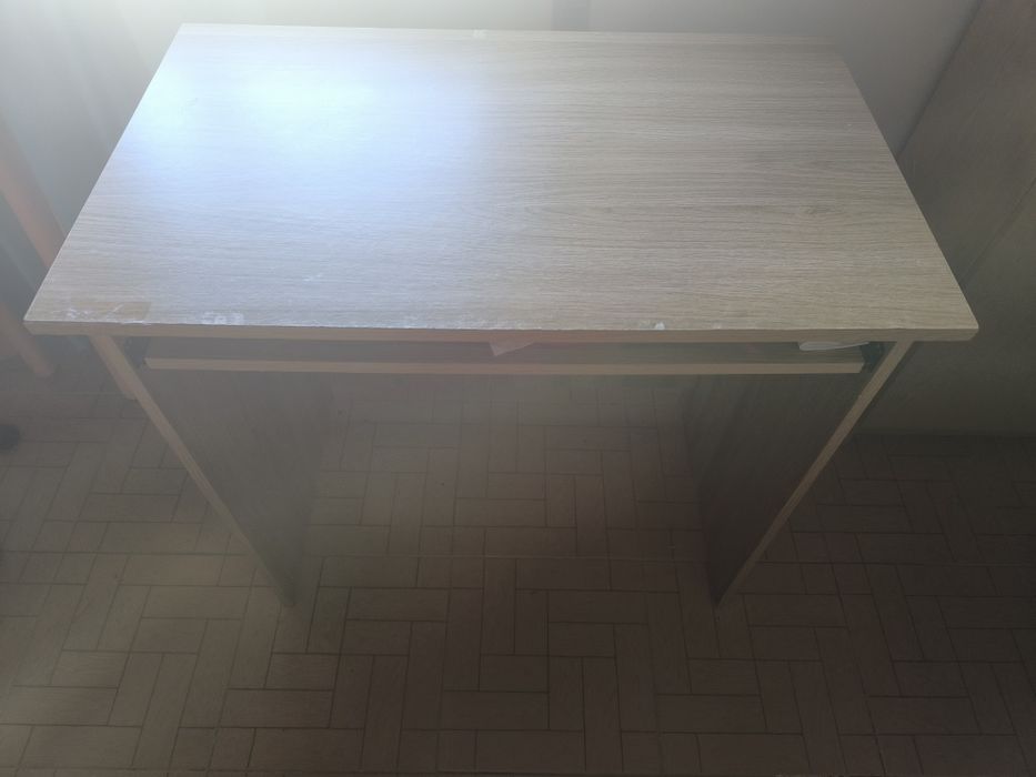 Secretária de canto