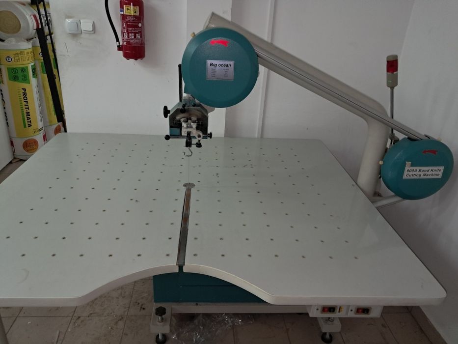 Sprzedam  pakiet ,podklejarkę ,nóż, overlock,renderkę, dwuigłówkę,stęb