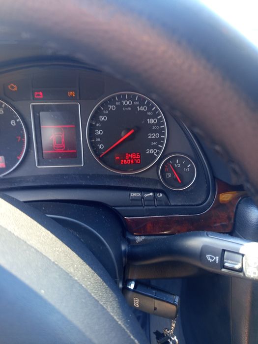 Автомобіль ауді а4