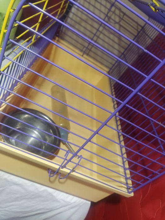 продам клетку вместе с поилкой и миской чит опис