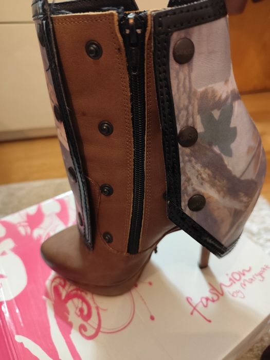 Botins em pele Sahoco