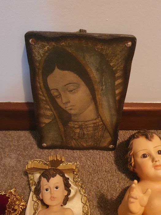Lote religioso – figuras, crucifixos e quadros