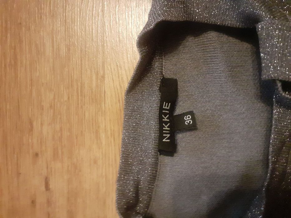 Bluzka nikkie srebrna wiązanie tanio