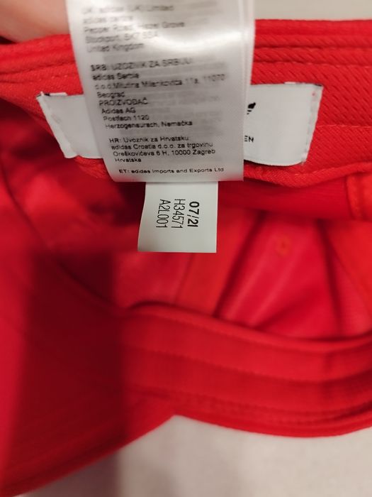 Czerwona czapka z daszkiem  adidas