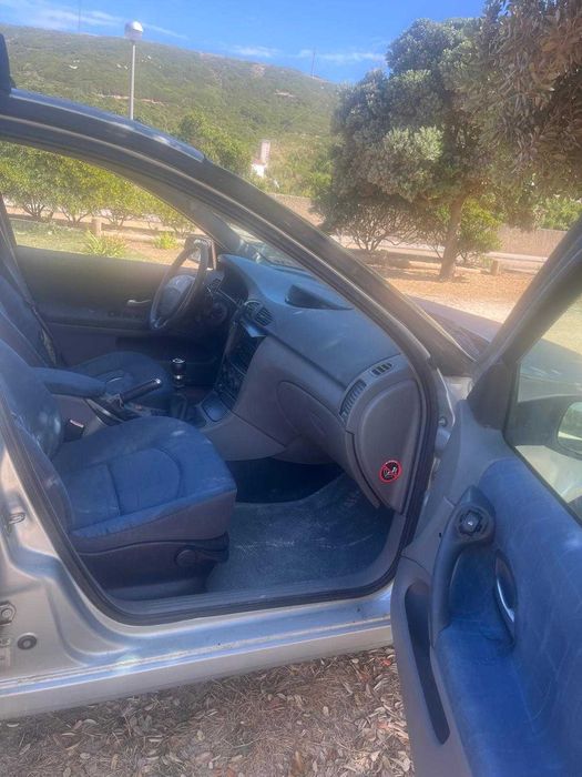 Renault Laguna Break 2001 - Para reparar - 600 €
