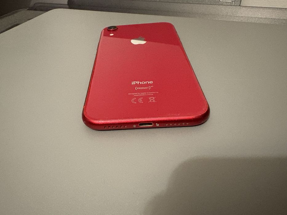 iPhone XR 64 GB czerwony