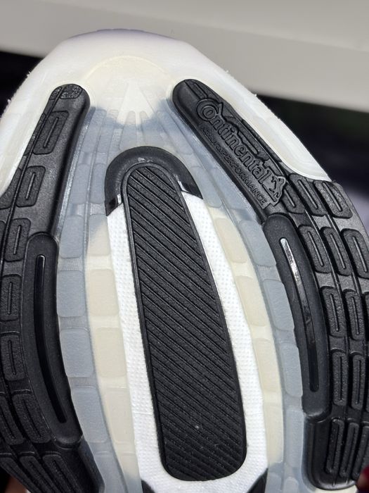 Adidas Ultraboost Light Pretos Mulher (36 e 2/3)