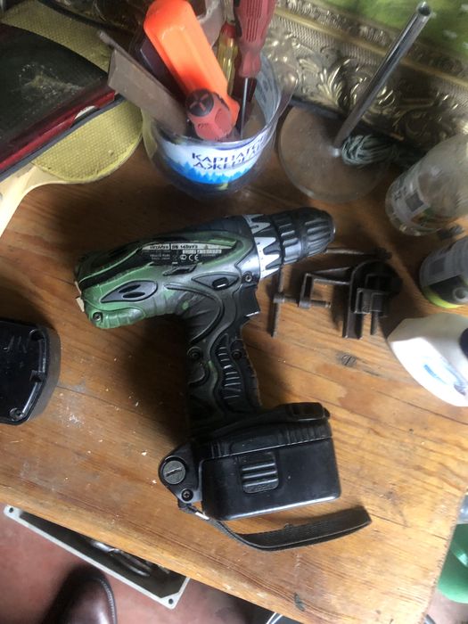 Hitachi шуруповерт 1000 грн