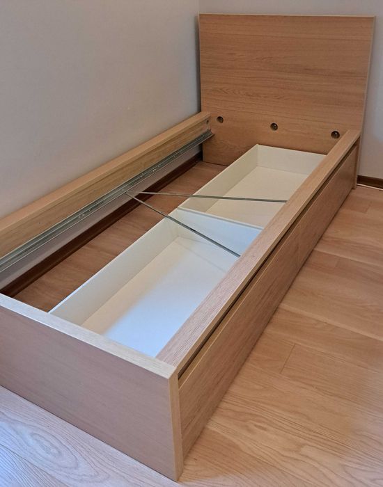 Łóżko Ikea MALM  90x200, szuflady, stelaż