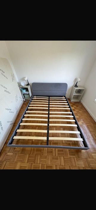 Colchao com estrutura da cama 160x200