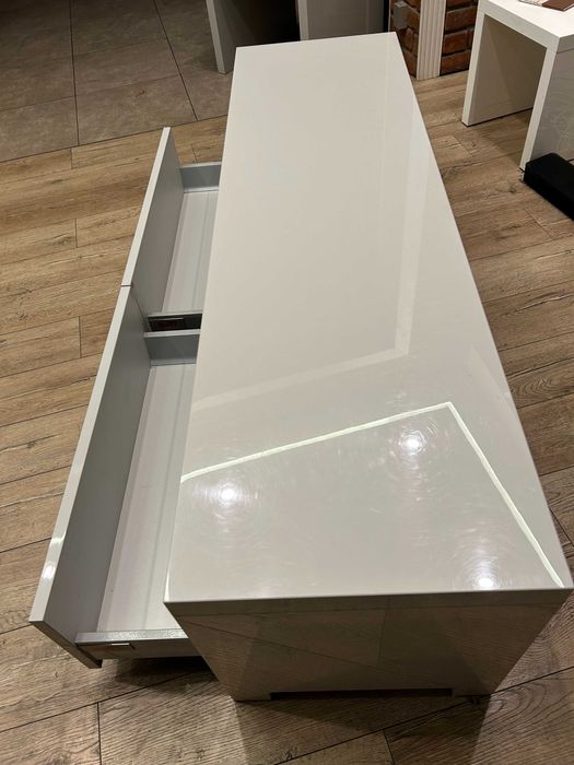 sprzedam szafkę  RTV 140 cm