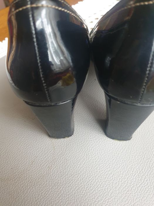 Pantofeleki lakierki 7