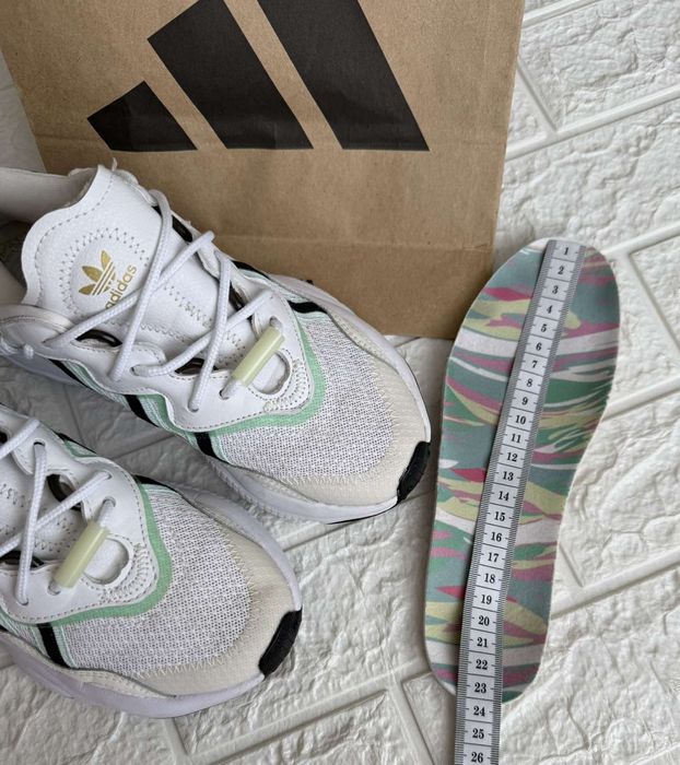 Кроссовки Adidas Ozweego. Размер 37,5.( маломерят)