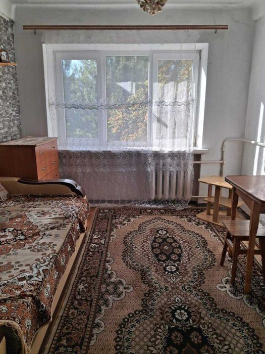 Сдам кімнату Святошинський  р .м Житомирська вул Доброхотова 14,без власників