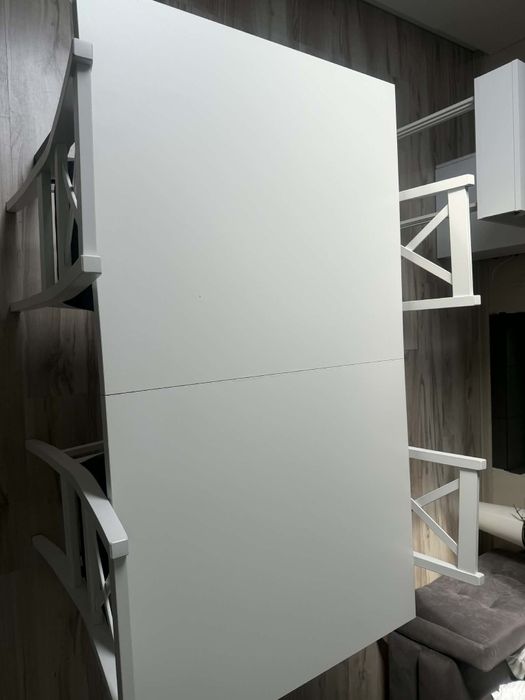 Stół      biały okazja