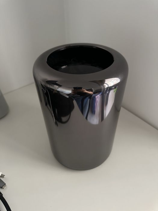 Mac Pro (2013) impecavel