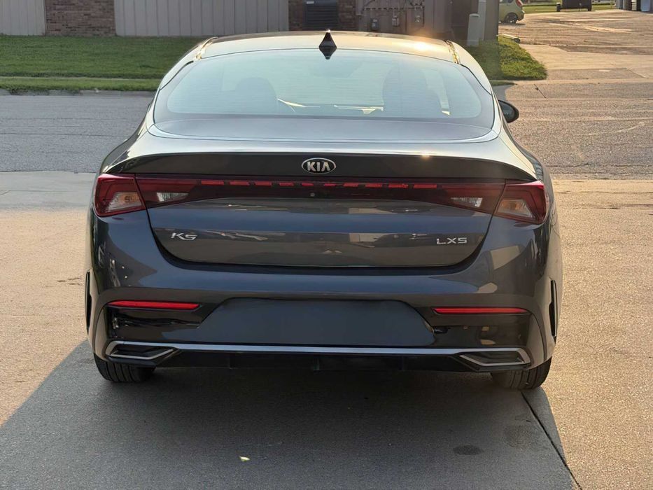 Kia K5      2021