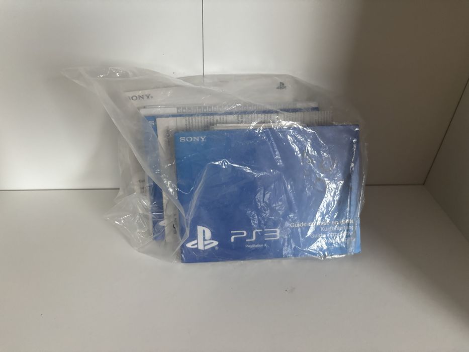 Zestaw mamuali PS3 (konsola, move itd)