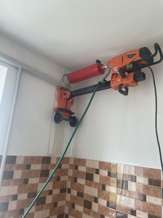 Алмазне свердління отворів