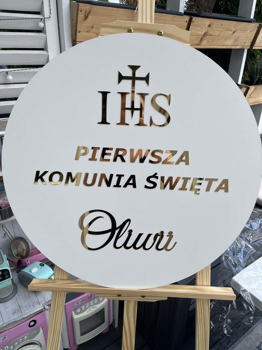 Tablica komunijna ze sztalugą