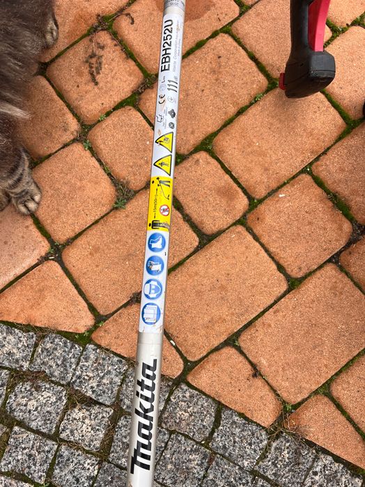 Бензокоса Makita EBH 252U