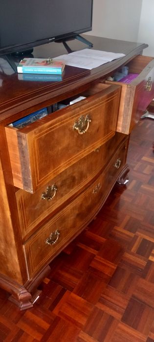 Movel em bom estado madeira maciça