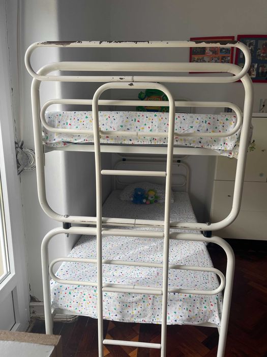 Beliche branco com colchão