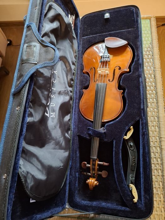 Skrzypce uczniowskie.