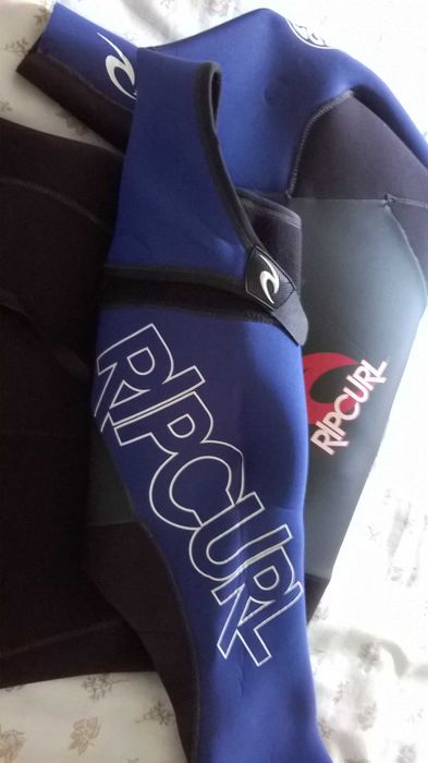 fato de neoprene para surf