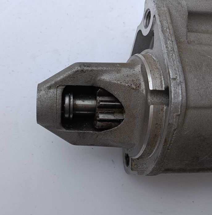Стартер Bosch A0061516001 для Mercedes Benz